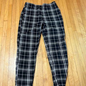 Lightweight Black and White Plaid Leggings